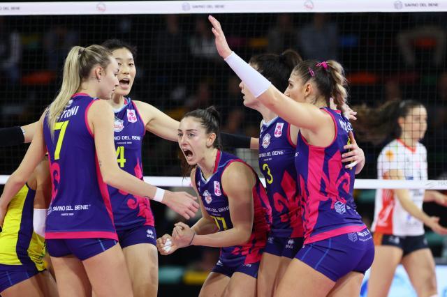 乐鱼电竞-斯坎迪奇取欧联杯开门红 朱婷进攻零失误砍22分